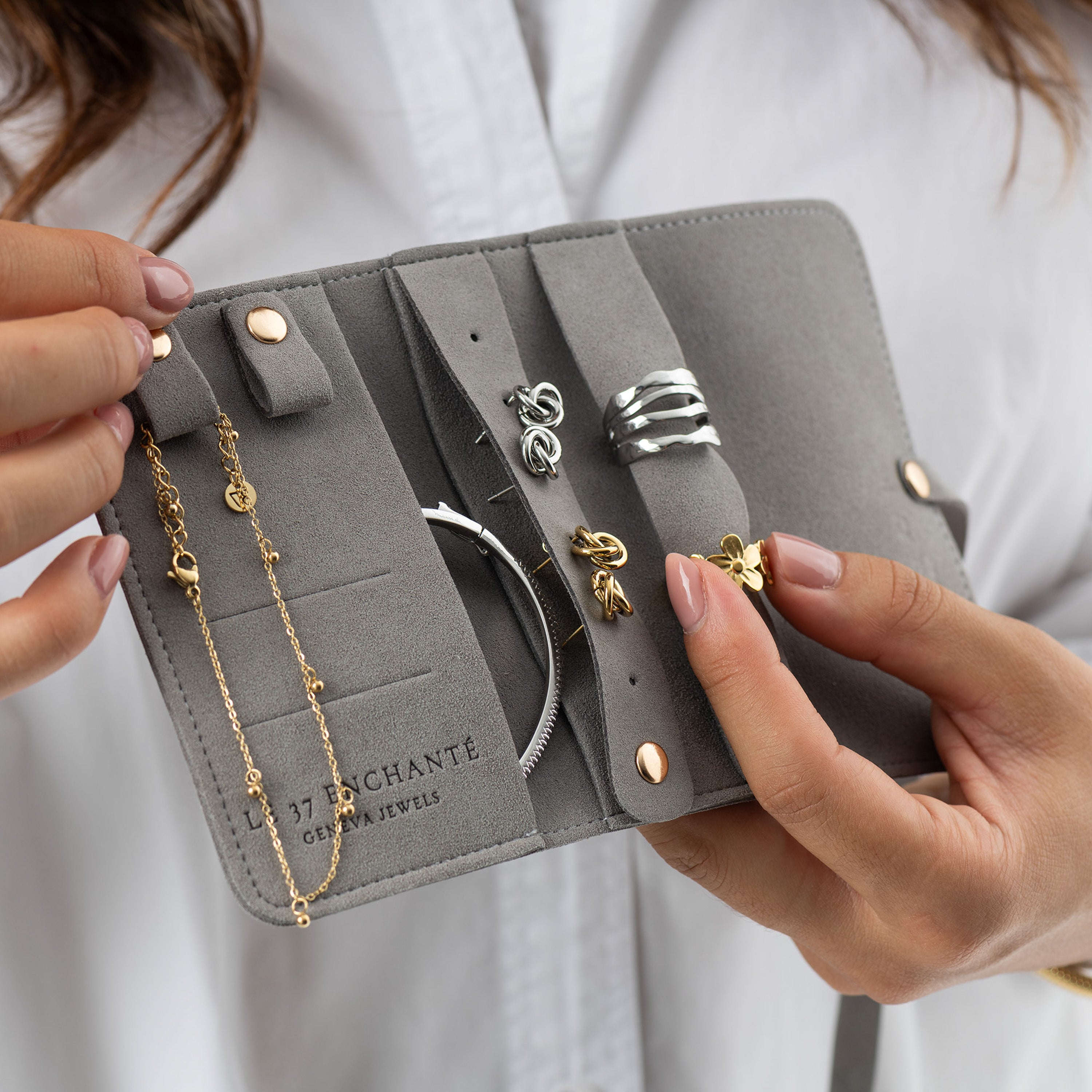 Voyager avec Élégance: Notre Travel Case, Votre Meilleur Allié!